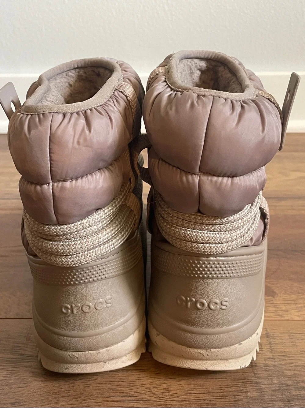 Crocs Classic Neo Puff Luxe Boots Size 8